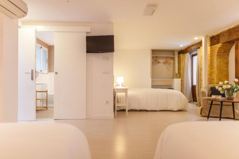 Host & Home - Oda