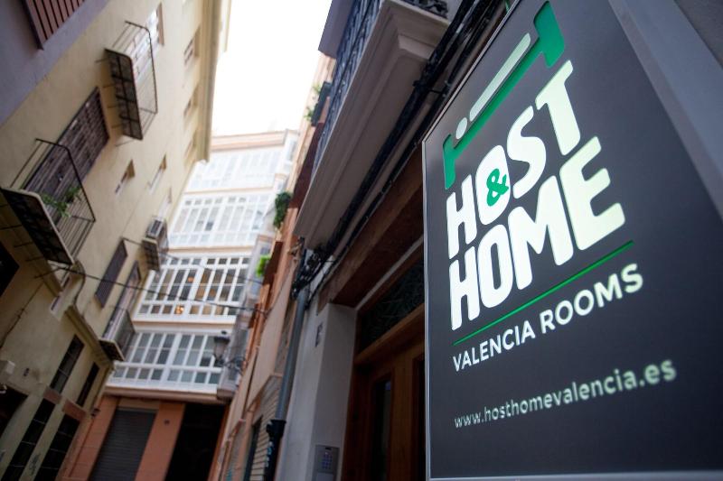 Host & Home - Teras