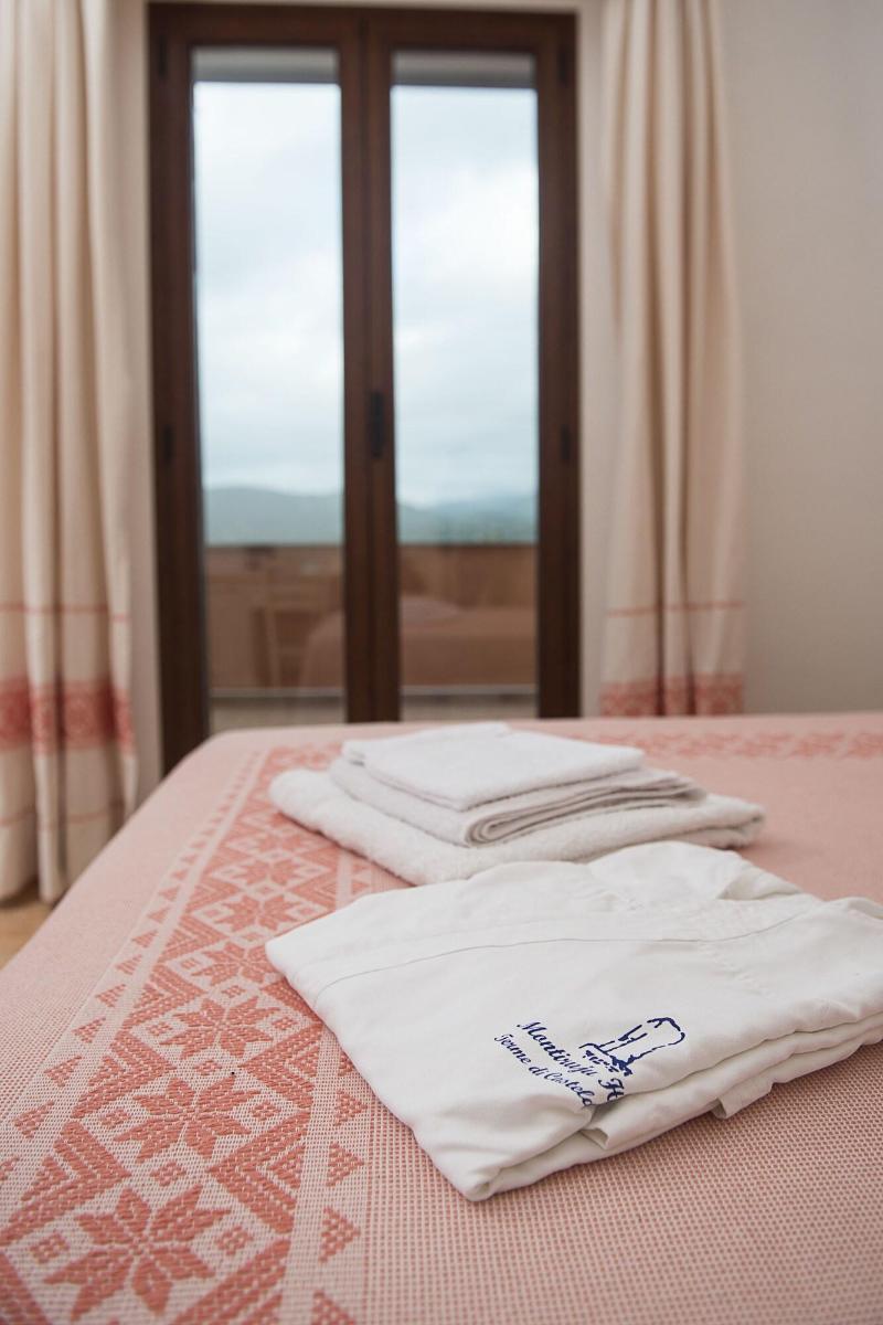 Montiruju Hotel - Oda
