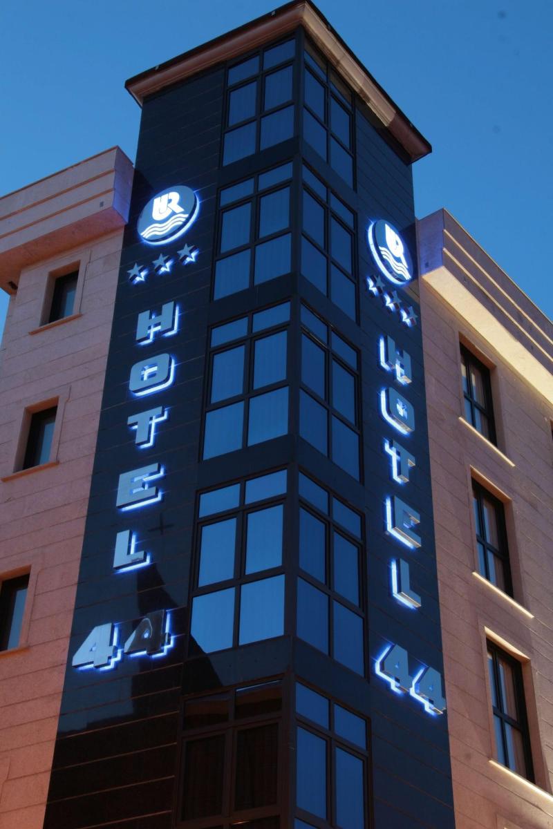 Hotel 44 - Genel