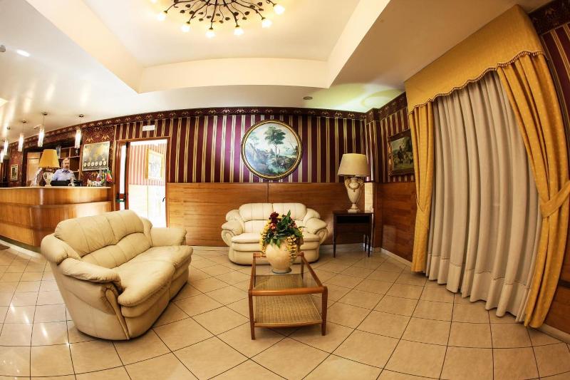 Hotel Max - Lobi