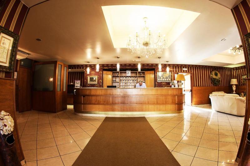 Hotel Max - Lobi