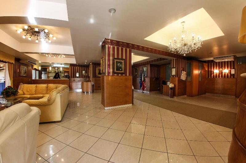 Hotel Max - Lobi