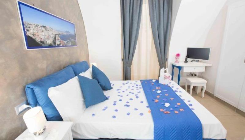 Chiaia Suites - Oda