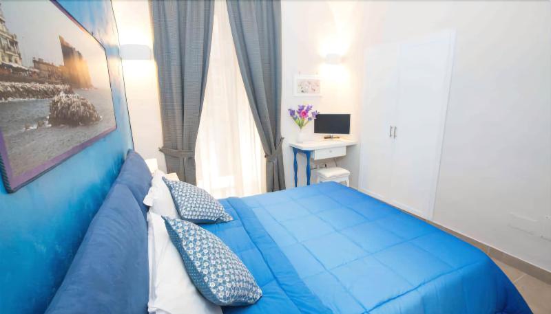 Chiaia Suites - Oda