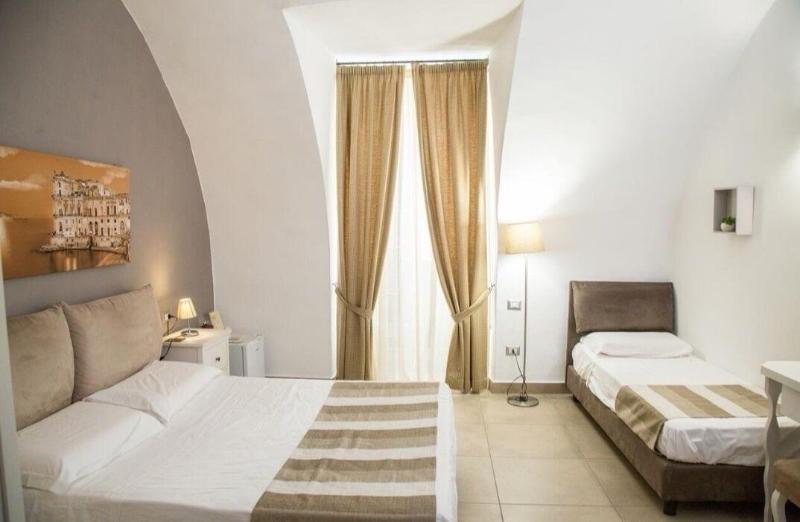 Chiaia Suites - Oda