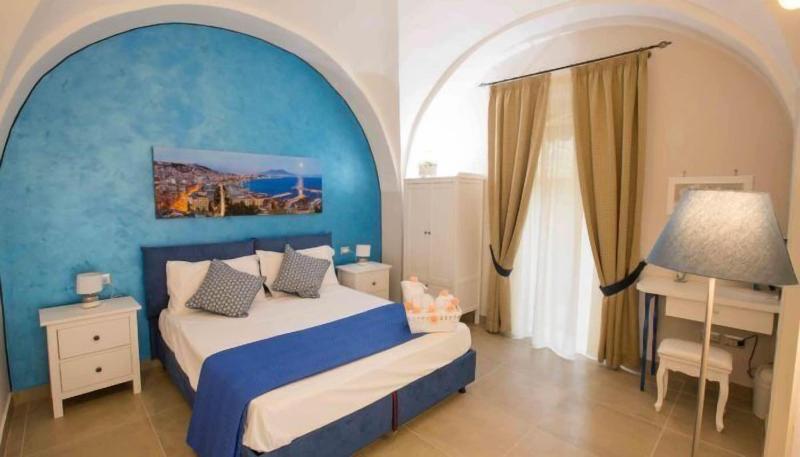 Chiaia Suites - Oda