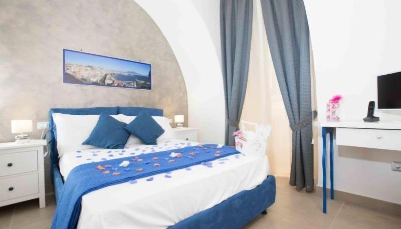 Chiaia Suites - Oda