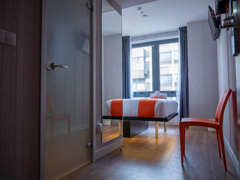 easyHotel Lisbon - Oda