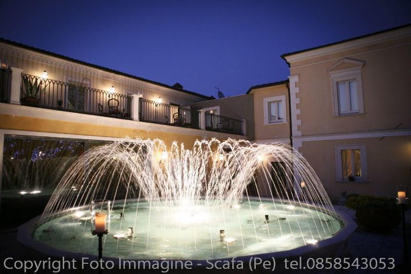 Regis Resort - Genel