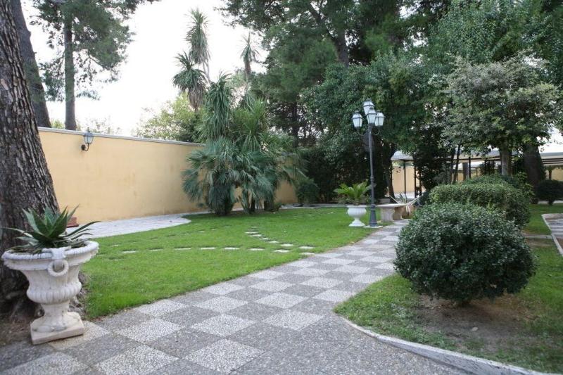 Regis Resort - Genel