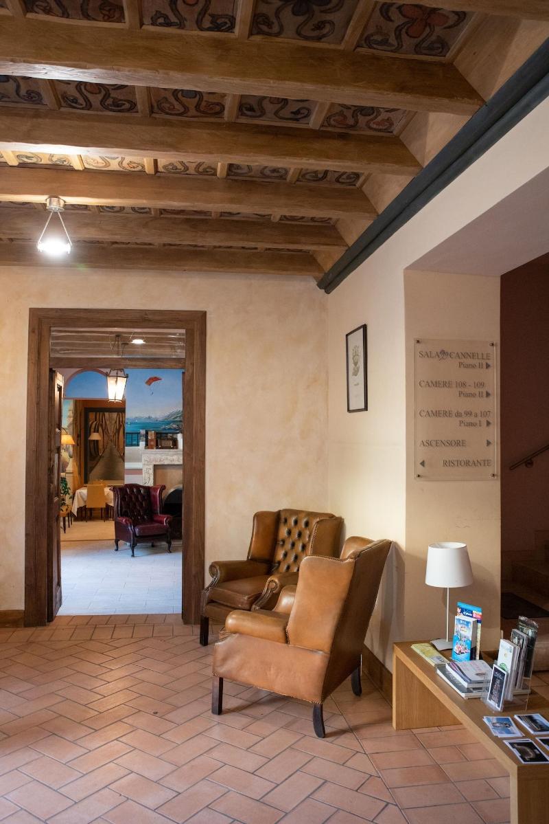Hotel 99 Cannelle - Lobi