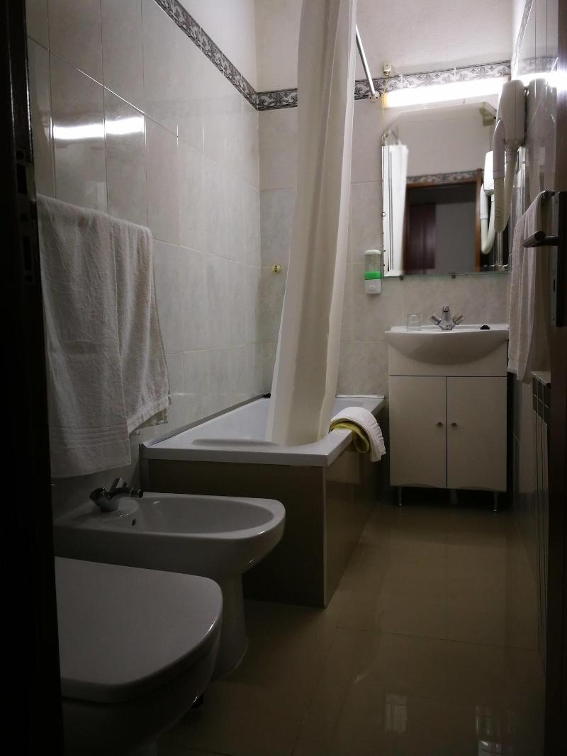Hotel 4 Estações - Oda