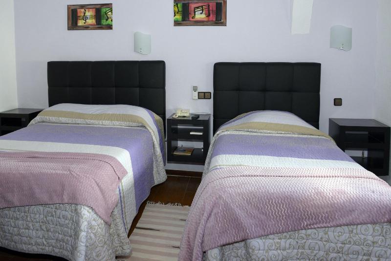Hotel 4 Estações - Oda