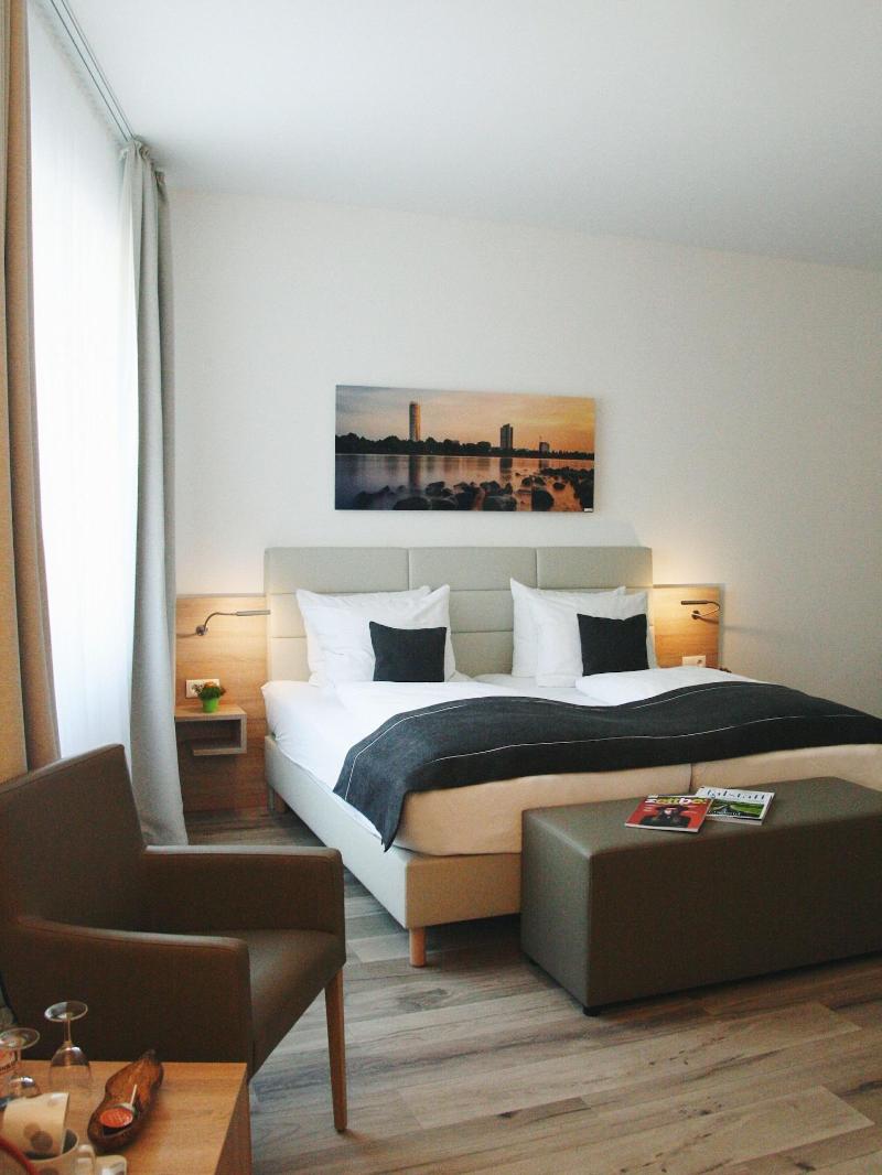 Four Stars By City Hotel - Oda