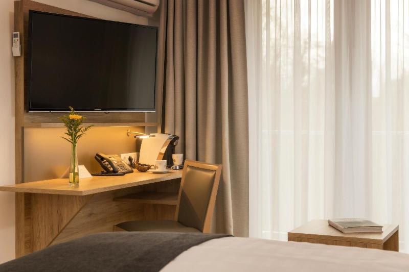 Four Stars By City Hotel - Oda