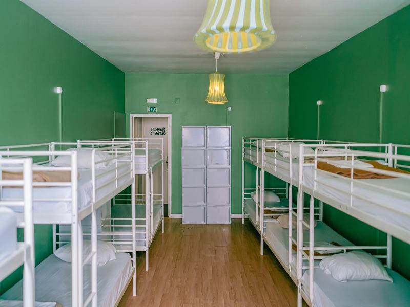 Urban Garden Hostel - Genel