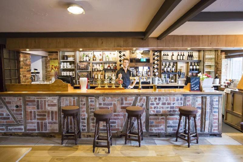 The Anvil Inn - Lobi