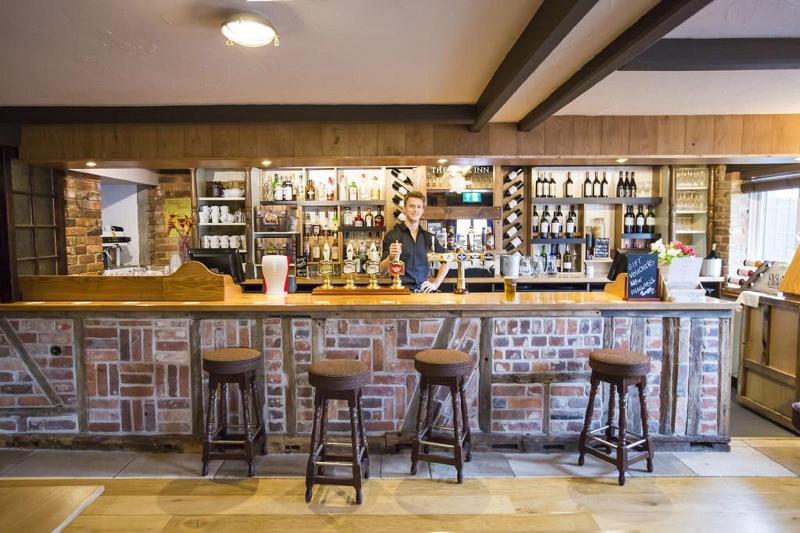 The Anvil Inn - Lobi