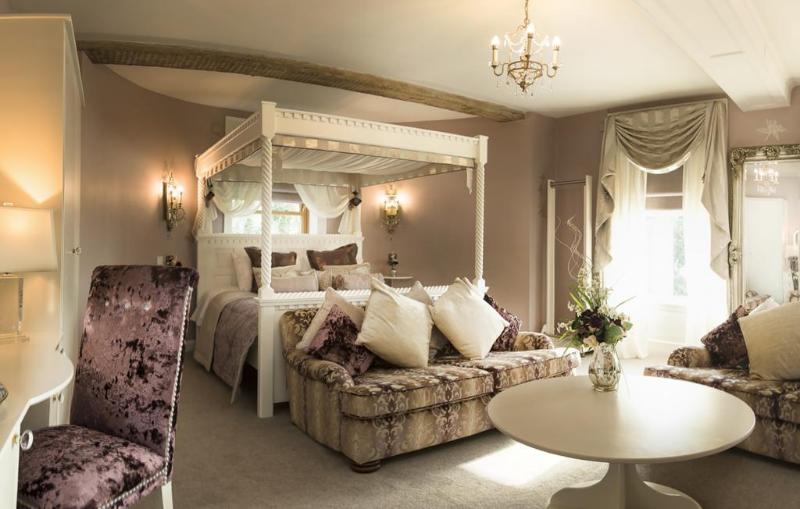 Hatherley Manor - Genel