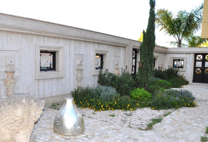 BHB Hotel - Genel