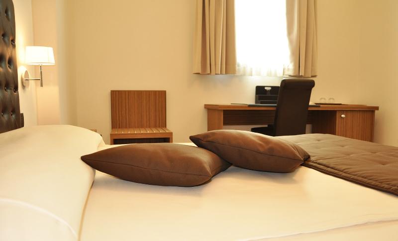 BHB Hotel - Oda