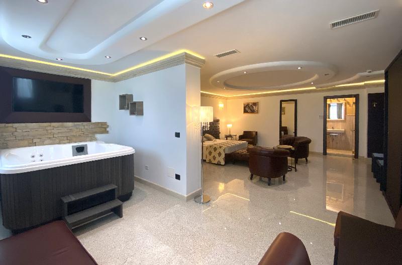 BHB Hotel - Oda
