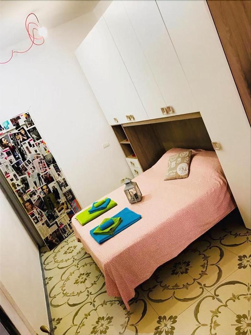 B&B Le Statuine Guesthouse - Oda