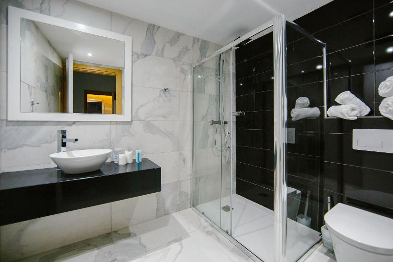 Qbic City Hotel - Oda