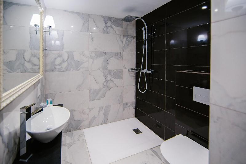 Qbic City Hotel - Oda