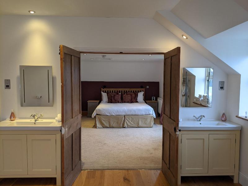 Elderbrook House - Genel