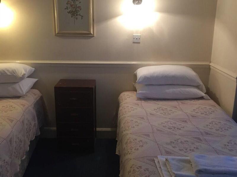 Colnbrook Lodge Guest House - Oda