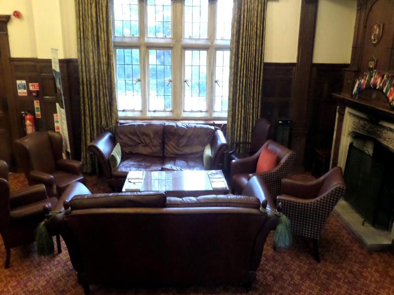 Macdonald Elmers Court Hotel - Lobi