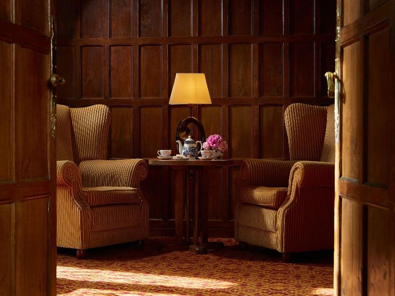 Macdonald Elmers Court Hotel - Lobi