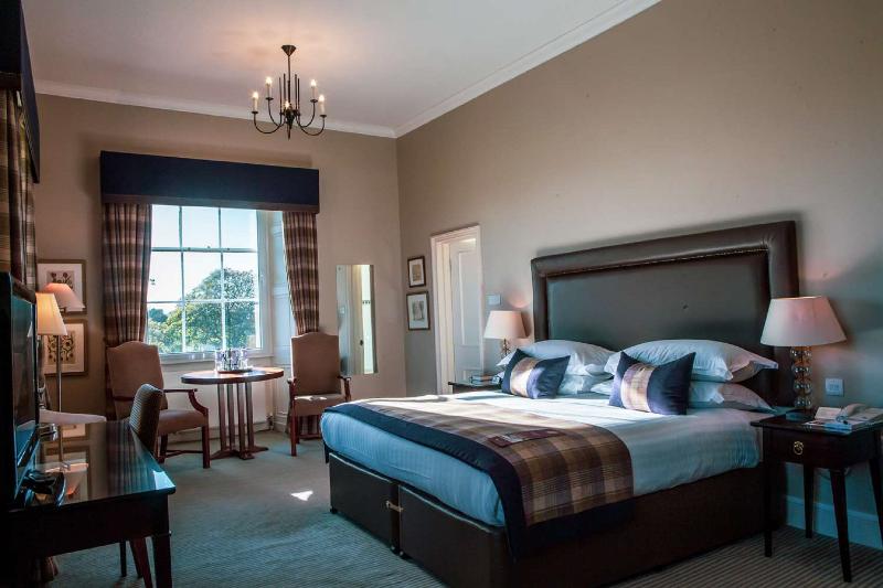 Macdonald Linden Hall - Oda
