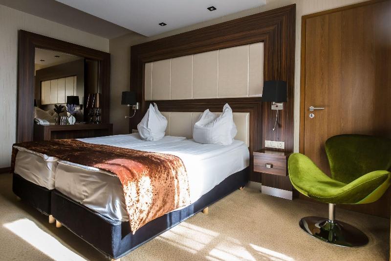 Duna Garden Hotel - Oda