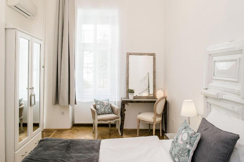 House Beletage - Oda