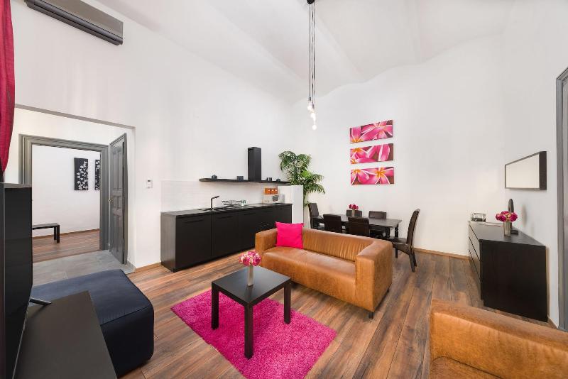Karma Boutique Apartments - Oda