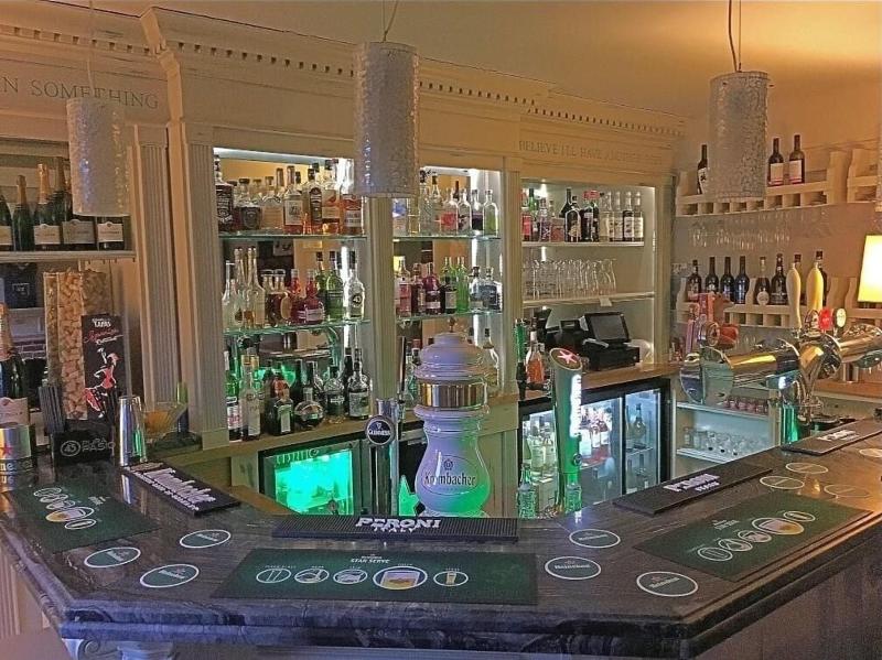 Colchester Boutique Hotel - Bar