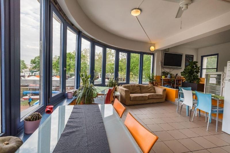 Island Hostel - Adults only - Oda