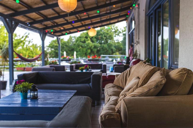 Island Hostel - Adults only - Teras