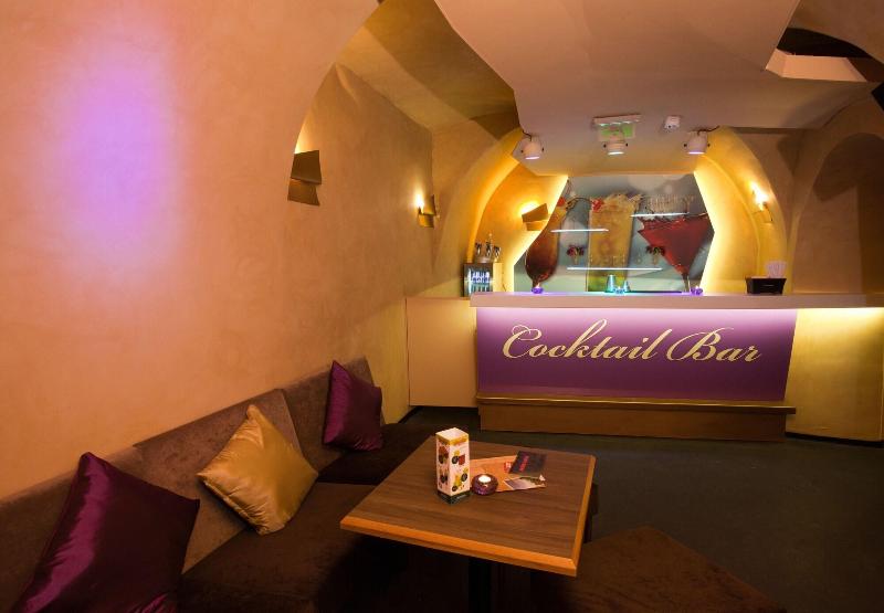 Barokk Hotel Promenád Gyor - Bar