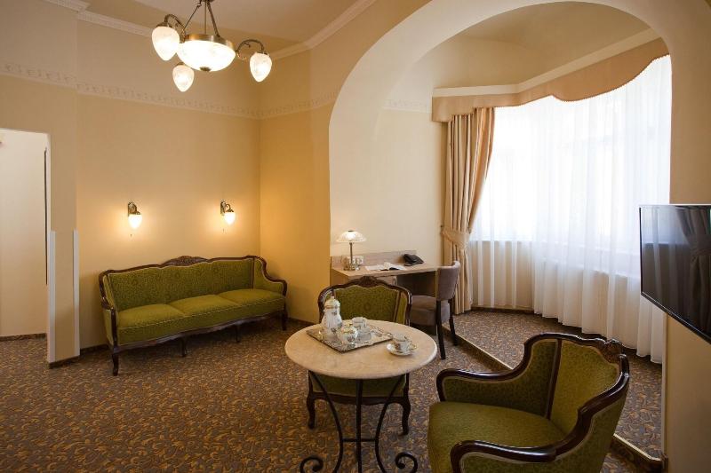 Barokk Hotel Promenád Gyor - Oda