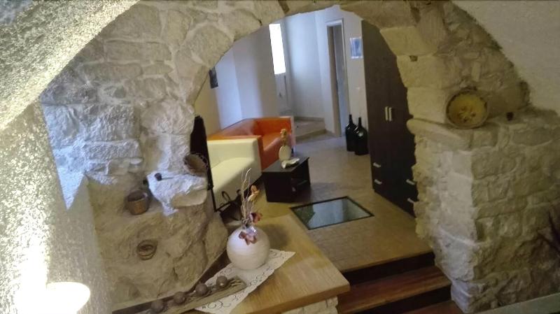 B&B Dinastia - Genel