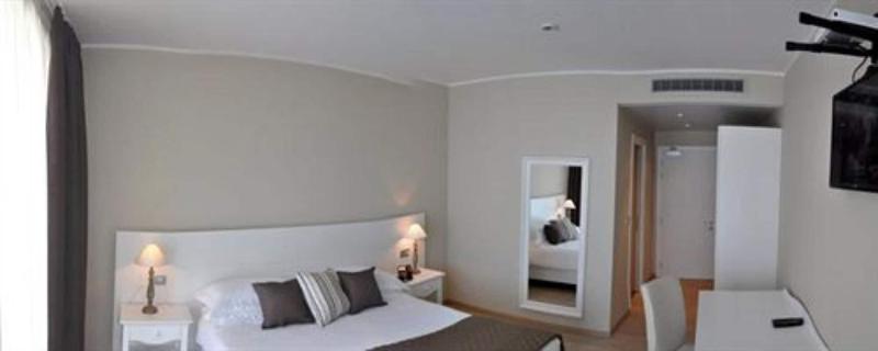 Tullio Hotel - Oda
