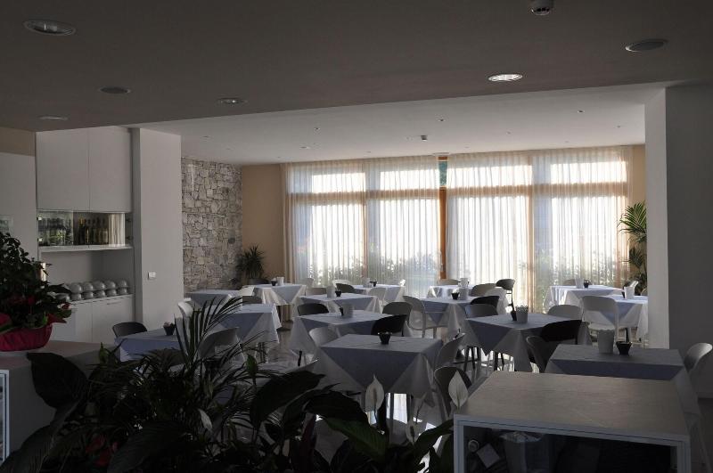 Tullio Hotel - Restoran