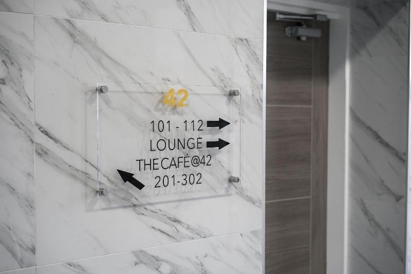 42 Apart-hotel - Lobi