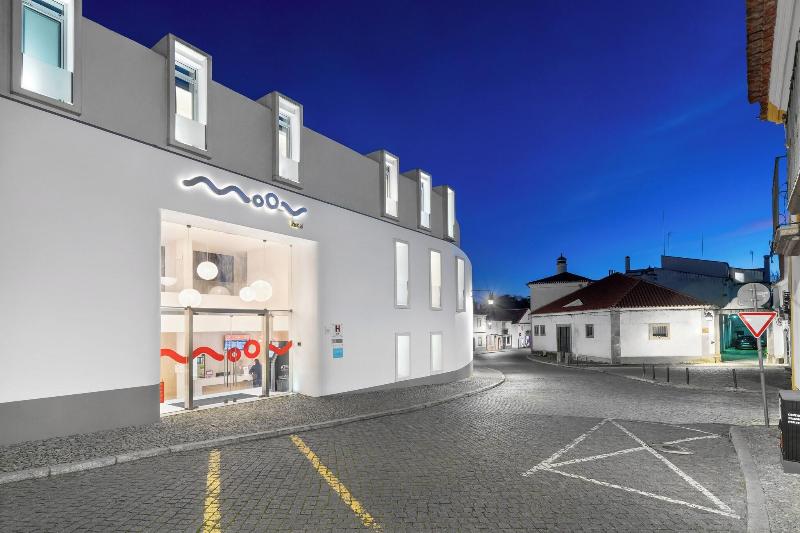 Moov Hotel Evora - Genel