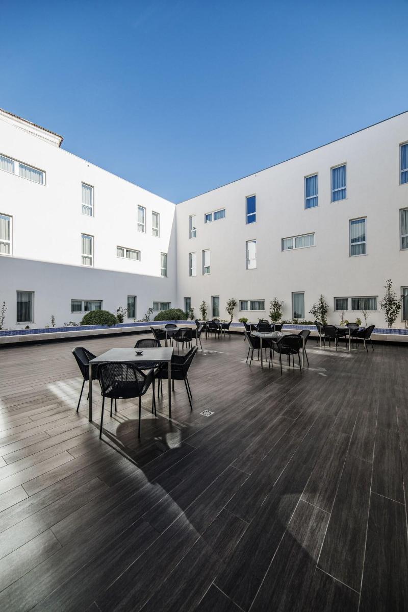 Moov Hotel Evora - Teras