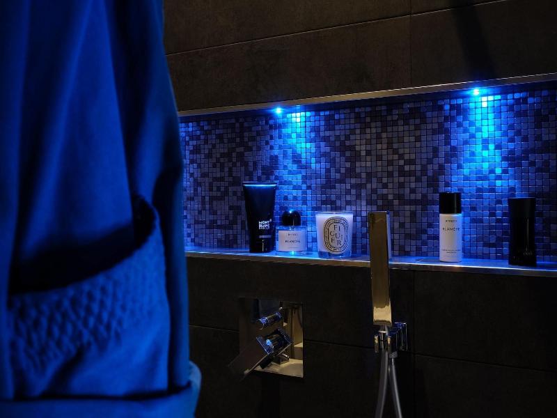 J&O' Luxury Suite - Oda